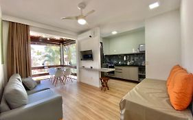 Flat Com Varanda E Serviços No Riviera Green